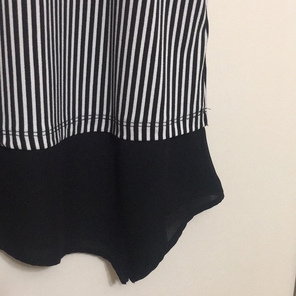 ADRIANNA PAPELL Oversized Relaxed Fit Easy Wear Top with Flowy Sheer Length - Picture 8 of 12